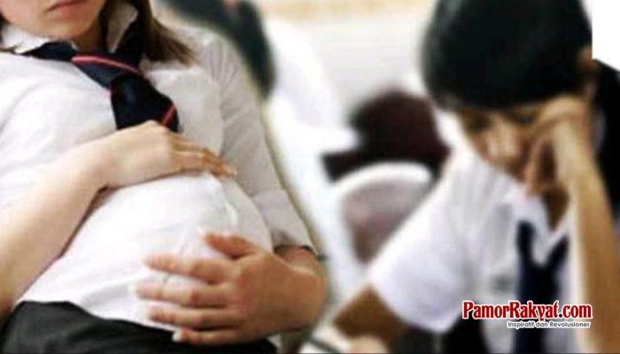 Gadis SMK Asal Situbondo Melahirkan, Diduga Dihamili Pria Asal Raas yang Tak Bertanggung Jawab