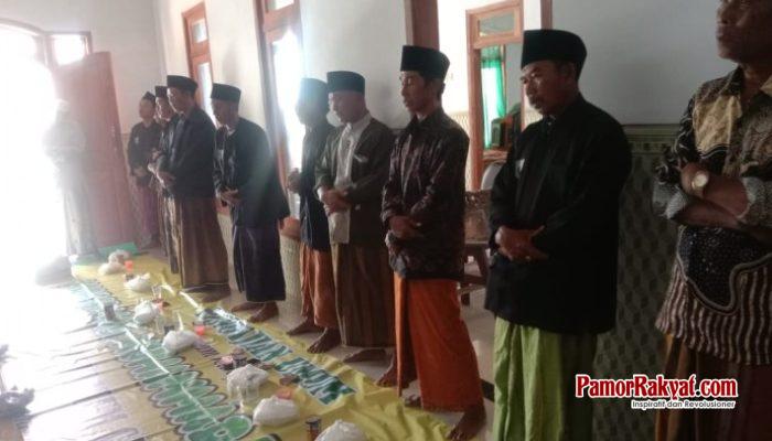 Pasustren Nurul Ulum Sapudi Gelar Kompolan Bulanan di Rumah Ahmad Rasyidi